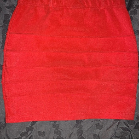 Coral Pencil Skirt With A Off Shoulder Polyester Summer Top - Picture 2 of 7